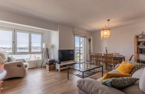Santurtzi Apartment | Bilbao Port by Aston Rentals
