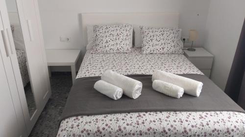 Puerto Real Bed & Breakfast | BNB LOLA - Habitacion con Baño privado en el pasillo y aire acondicionado