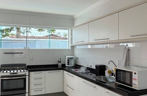 Balneario Praia do Pernambuco House | House on the beach in Pernambuco - Guarujá Very spacious! 6 minutes walk from the beach!
