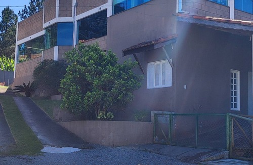 Vargem Grande Paulista House | Salão de Festa Mais Acomodações em Chácara Dentro da Cidade