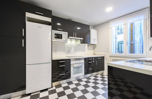 Moncloa - Arguelles Apartment | Bright 2-bedroom flat with balconies in the centre of Madrid FER54D