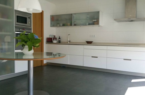 Marin House | BRIGHT HOUSE IN THE LOWER RIAS. IDEAL FOR FAMILIES. A STONE'S THROW FROM THE BEACHES