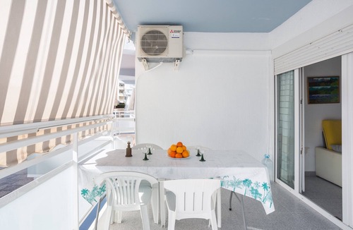Daimuz Apartment | 'Ca Llaurí' Apartment with Sea Views, Wi-Fi, and Air Conditioning