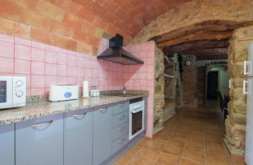 Garrigoles House | Can Cometes les Olives – Comfortable Holiday Home with Terrace and BBQ