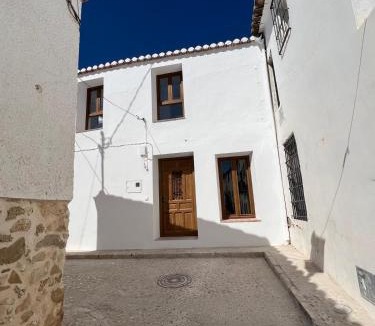 Altea House | Casa Cremades Mencia by La Costera del Vino