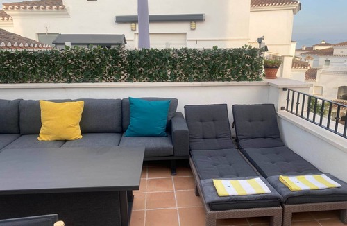 Roldan Apartment | Casa Emperador Penthouse