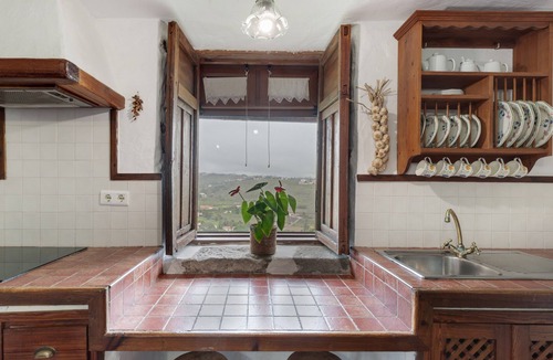 La Solana House | Casa Finca Mirador Bandama Valley with Private Terrace, Jacuzzi, Wi-Fi & Air Conditioning