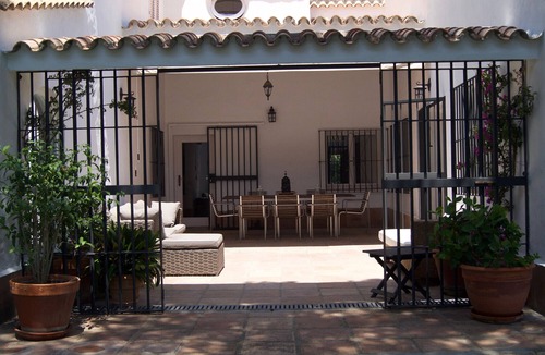 Cabo Roche Villa | Casa Gabriel. Cortijo-style beach house, 600m to sea