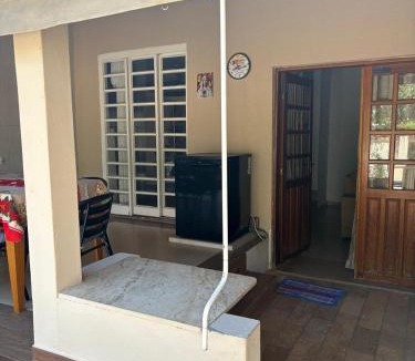 Indaiatuba House | Casa inteira com três quartos, piscina climatizada por energia solar e área de churrasqueira