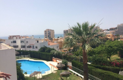 Benalmadena Costa House | Casa Juana 5 Min Walk to Playa Bil Bil, next to Parque Paloma in Benalmadena