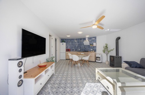 El Palmar Apartment | Casa Mediterránea - Sunwaves, El Palmar: Private Garden, 5-Min Walk to the Beach