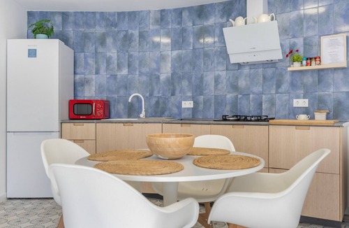 El Palmar Apartment | Casa Mediterránea - Sunwaves, El Palmar: Private Garden, 5-Min Walk to the Beach