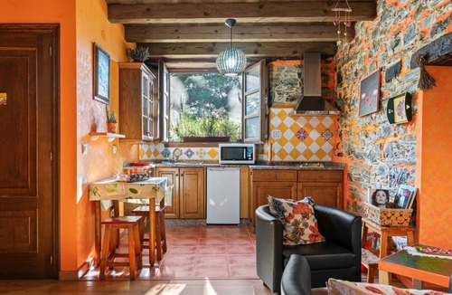 Vilaframil House | Casa Rural 'Nogueira' with Mountain Views, Private Terrace, and Wi-Fi