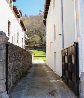 Lanestosa House | Casa Vizcaya, Casa rural para grupos de hasta 20 personas en Lanestosa, ideal para reuniones y celebraciones tranquilas