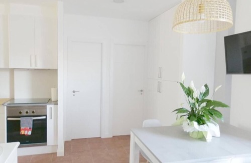 Vigo House | CASAJARDÍN ROKEKRIS. In Vigo, very close to the beaches. Pets allowed.