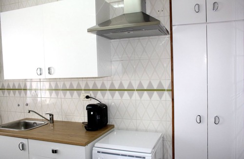 Lagostelle Apartment | CENTRALLY LOCATED AND SPACIOUS APARTMENT WITH GLASSED-IN GALLERY