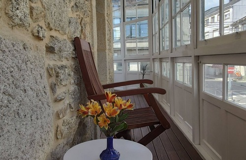 Lagostelle Apartment | CENTRALLY LOCATED AND SPACIOUS APARTMENT WITH GLASSED-IN GALLERY
