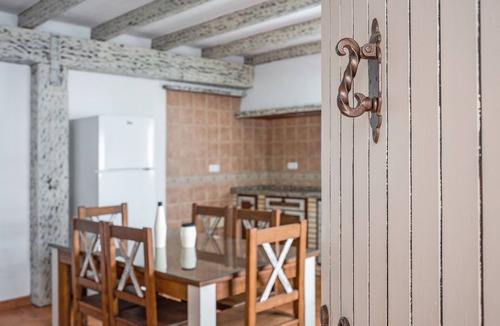 El Palmar House | Chalet Casa Playamar near the beach with garden, pool and Wi-Fi