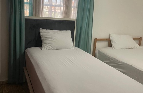 Quintana Apartment | Charming 1-bedroom Apartment in the Heart of Madrid