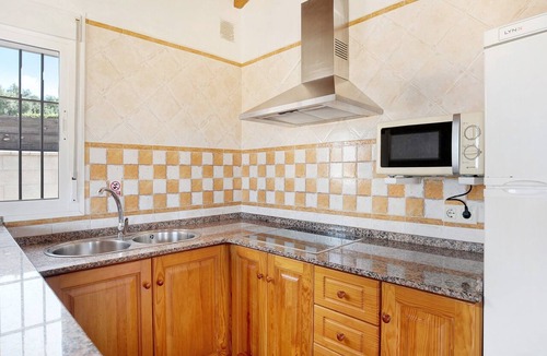 Los Canos de Meca House | Charming Casita Torre de Meca 1 with Terrace, Garden, and Wi-Fi