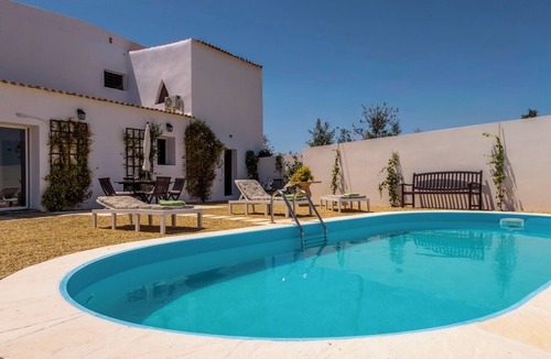 Vera House | Charming Dovecote, rural setting, private exclusive pool and garden, sleeps 4.