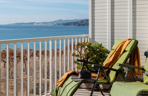 Palamos Apartment | Chic Palamós Seafront Apartment