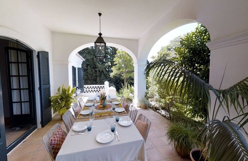 Urbanizacion el Rosario Villa | Colonial Style Retreat in Marbella