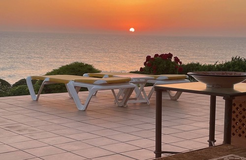 Cabo Roche Villa | Colores de Cádiz, vistas al mar y primera línea de playa
