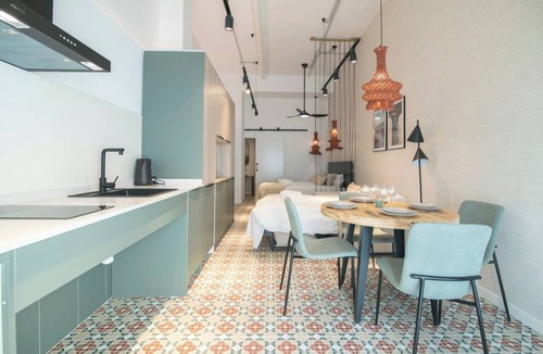 Nou Moles Apartment | Comfortable Studio in Valencia left