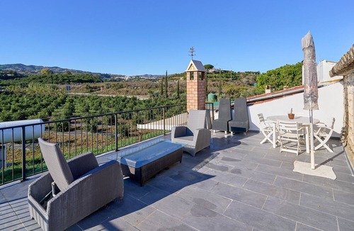 Rio Velez House | Cortijo Palomo: Country House with Private Pool and Mountain Views