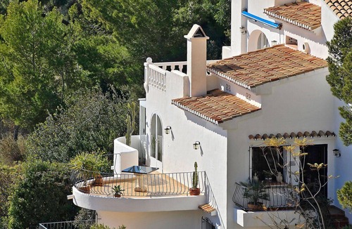 Arnella Apartment | Cosy apartment for 4 guests with pool, A/C, TV, terrace and panoramic view