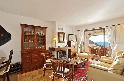 Arnella Apartment | Cosy apartment for 4 guests with pool, A/C, TV, terrace and panoramic view