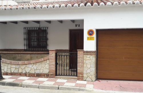 Valle de Abdalagis House | Country House 'Campanilla Valle De Abdalajis' with Private Terrace, Wi-Fi and Air Conditioning