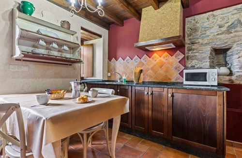 Ortigueira House | Country House 'Morouzos' with Shared Terrace, Shared Garden and Wi-Fi