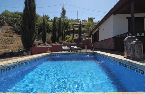 Arenas House | Cozy House with Private Pool (Lago)