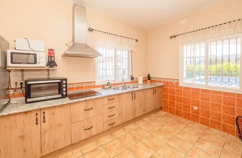 Cartama Cottage | Cubo's Casa Rural Fernando Family Fun/private pools/air conditioning/free Wi-Fi