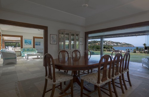 Village da Ferradura House | Exclusive house on the edge of Ferradura Beach.