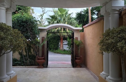 Puerto Banus Villa | Exclusive Villa 'Elmessidor' Close to the Beach with Pool, Whirlpool & Garden