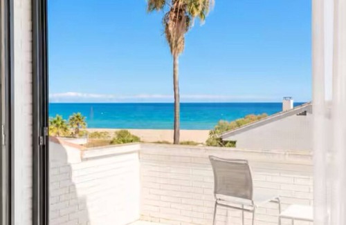 Creixell House | Family Beach House: Sea Views - 1 Minute to Beach