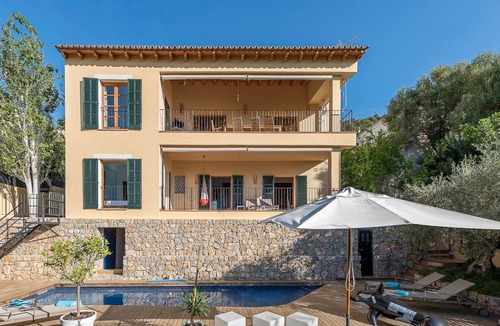 Calvia House | Family-friendly villa with pool and garden at the foot of the Tramuntana mountains