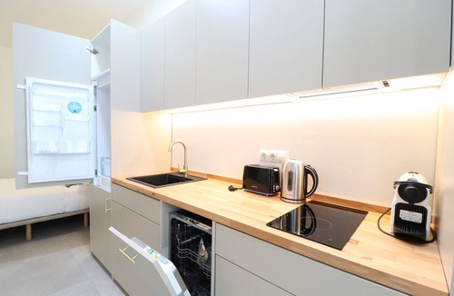 Patraix Apartment | Favara 1 by Concept Flats