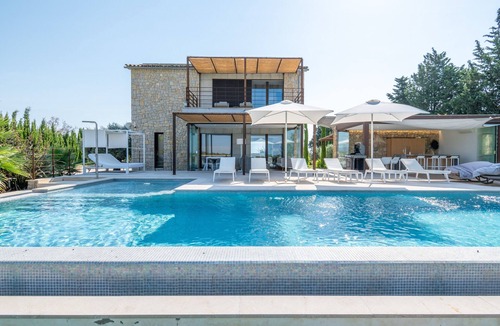 Inca Villa | Finca Son Set with Heated Pool, Two Kitchens, Designer Gym & Football Field. A/C & Wifi