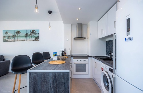 Calvia Apartment | First Line Cosy Apartment with Sea Views, Wi-Fi and Air Conditioning