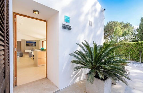 Pollensa House | FOOTPRINTS VILLA. PINEWALK AREA. HEATED POOL. WIFI. 100m/2 MIN WALK TO THE SEA