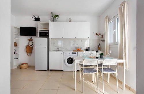 Villaverde Apartment | Holiday Apartment 'Casa Tomás B' with Sea View, Shared Pool and Wi-Fi