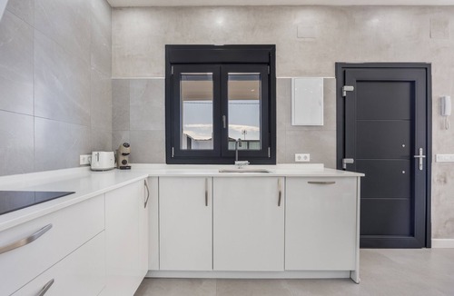 Los Gallos-Cerromolino House | Holiday Home 'Infinity 1' for Families and Guests Over 25