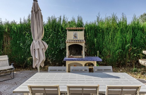 L'Escala House | Holiday Home 'Casa 3 Dormitorios' with Mountain View, Wi-Fi and Air Conditioning