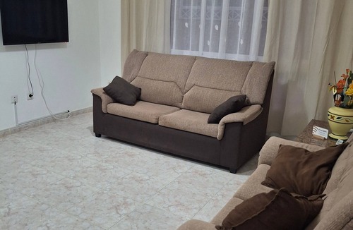 Gran Tarajal House | Holiday Home "Casa Rosi" with Mountain Views and Wi-Fi