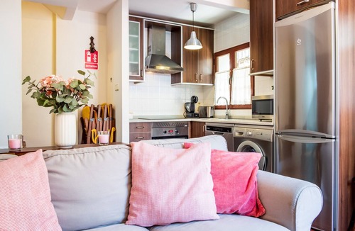 Piedralaves House | Holiday Home 'El Cabildo' with Patio and Fireplace in Sierra de Gredos