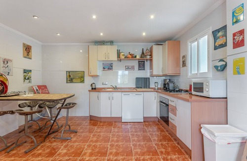 Pinos de Alhaurin House | Holiday Home “Villa Ambroise Alhaurín De La Torre” with Wi-Fi and Air Conditioning